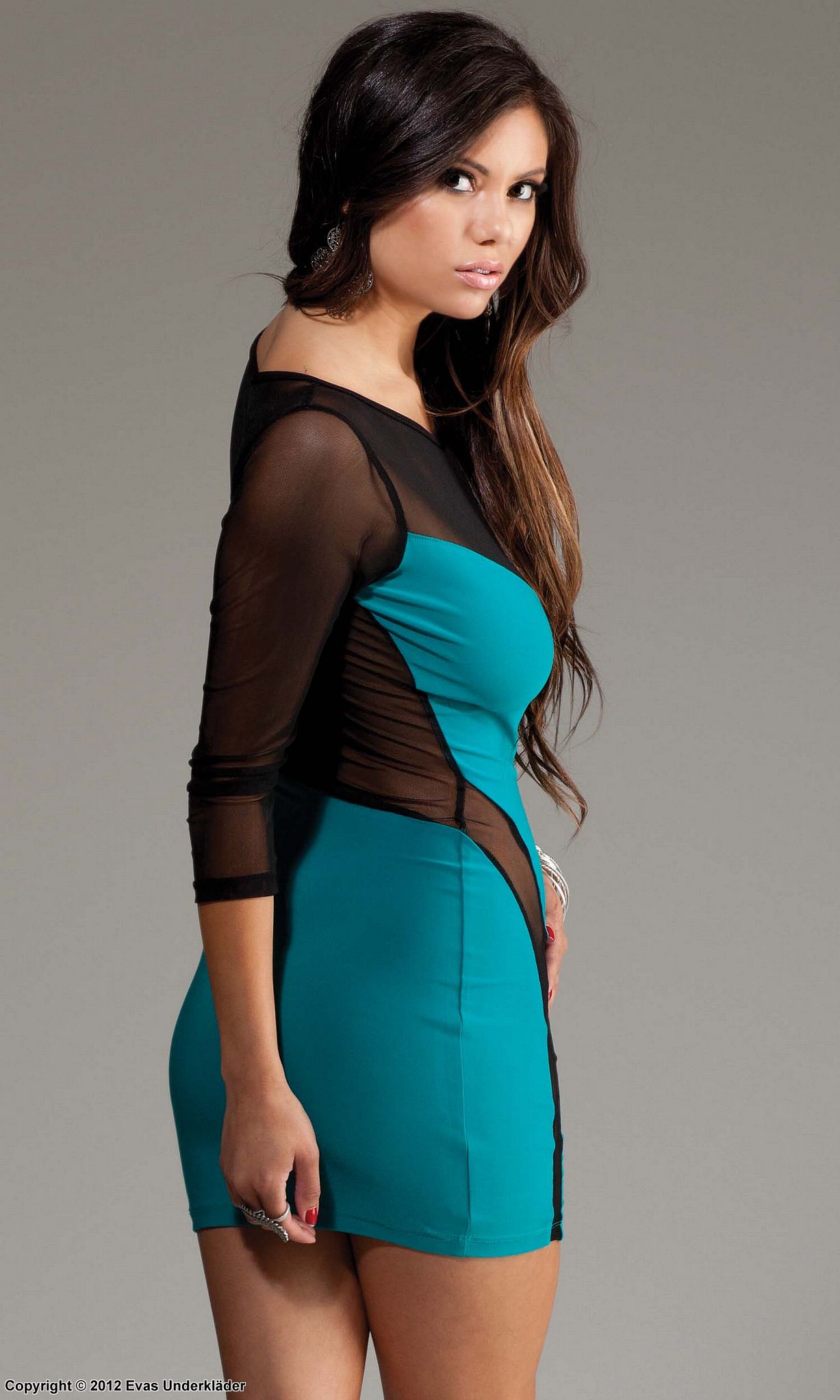 Trendig klänning i två material, turkos